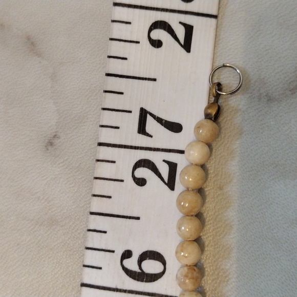 Beautiful multi color and shape beads necklace. - Picture 8 of 9